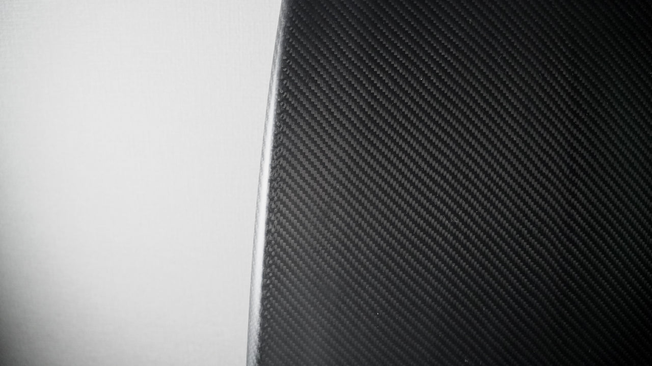 【保存版】カーボン サーフボードのメリットとデメリットを分かりやすく解説!