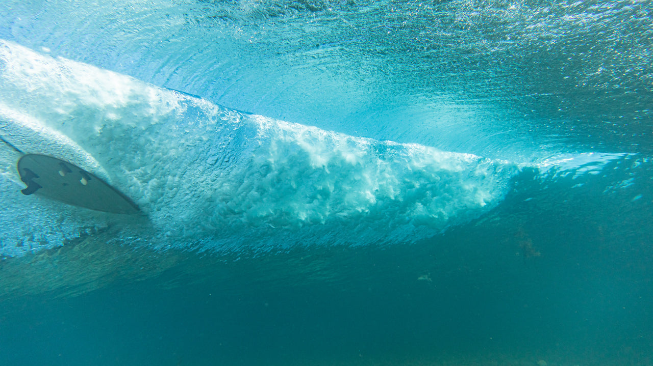 サーファー必見!波の発生メカニズムと波の種類を徹底解説
