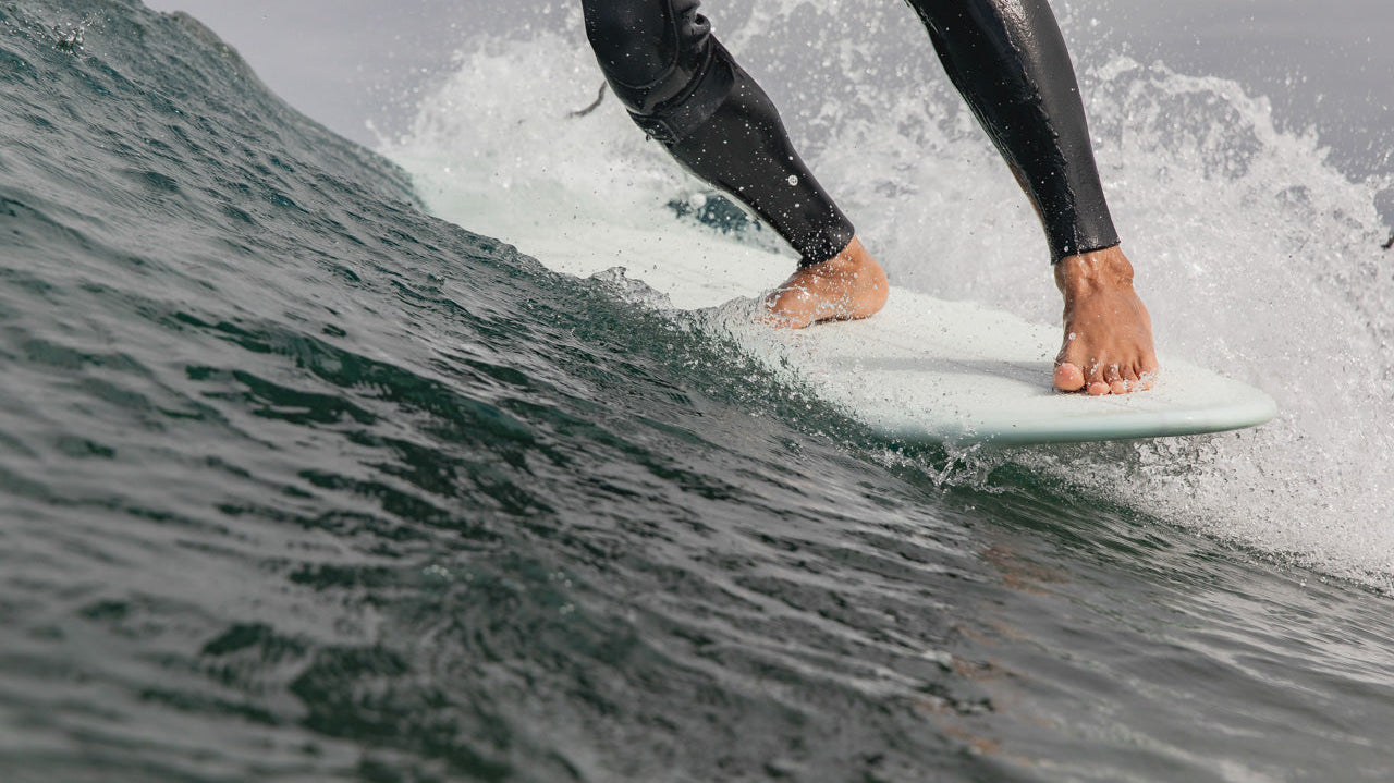 EPSとPUの違いは?サーフボードメーカーがメリット・デメリットを徹底解説
