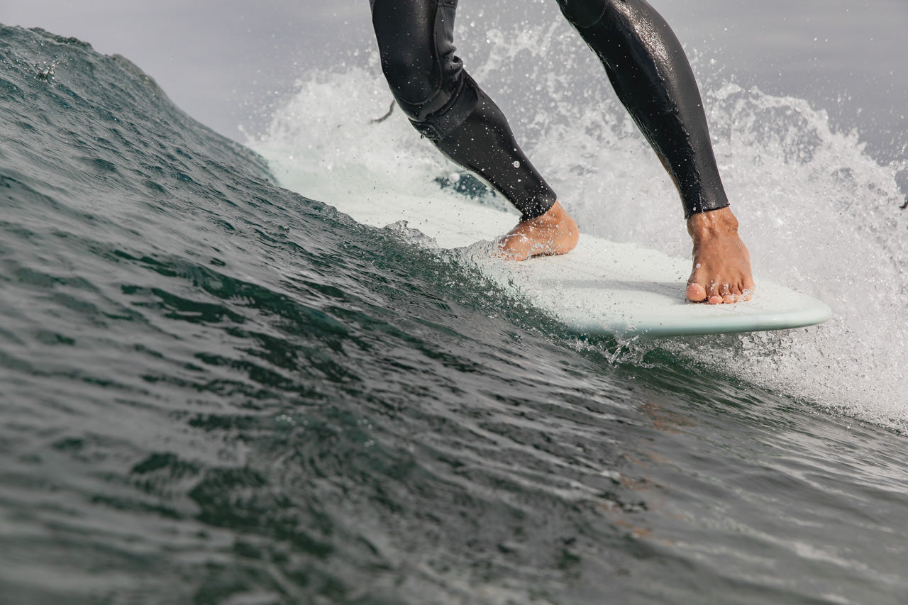EPSとPUの違いは?サーフボードメーカーがメリット・デメリットを徹底解説
