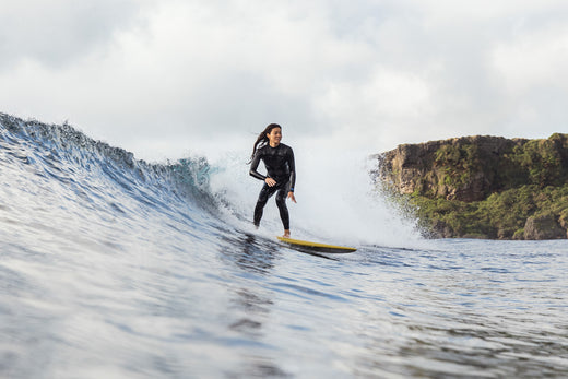女性サーファーのサーフボード選び方｜体格と筋力から考える理論ガイド