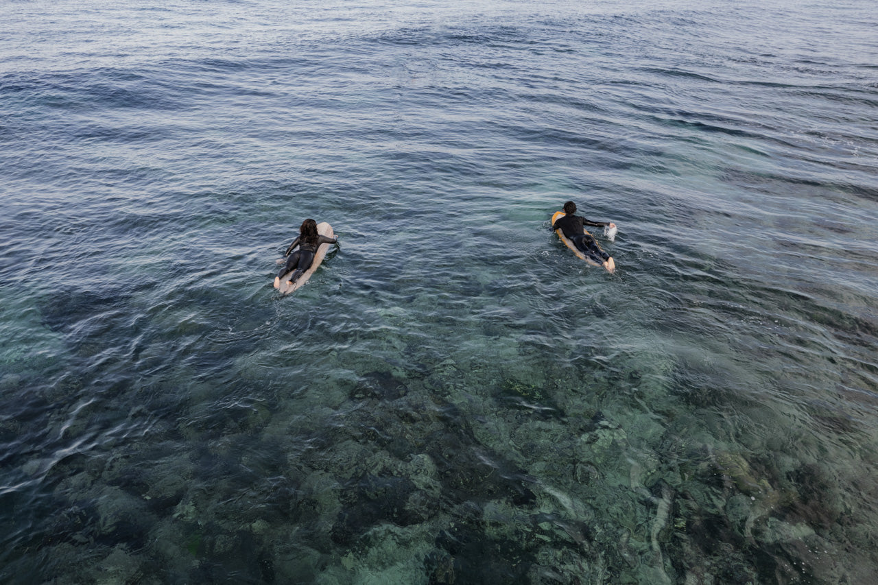 サーフィンのパドリングで疲れにくくなる方法！誰でも簡単に実感できるカラダの仕組みを使った漕ぎ方