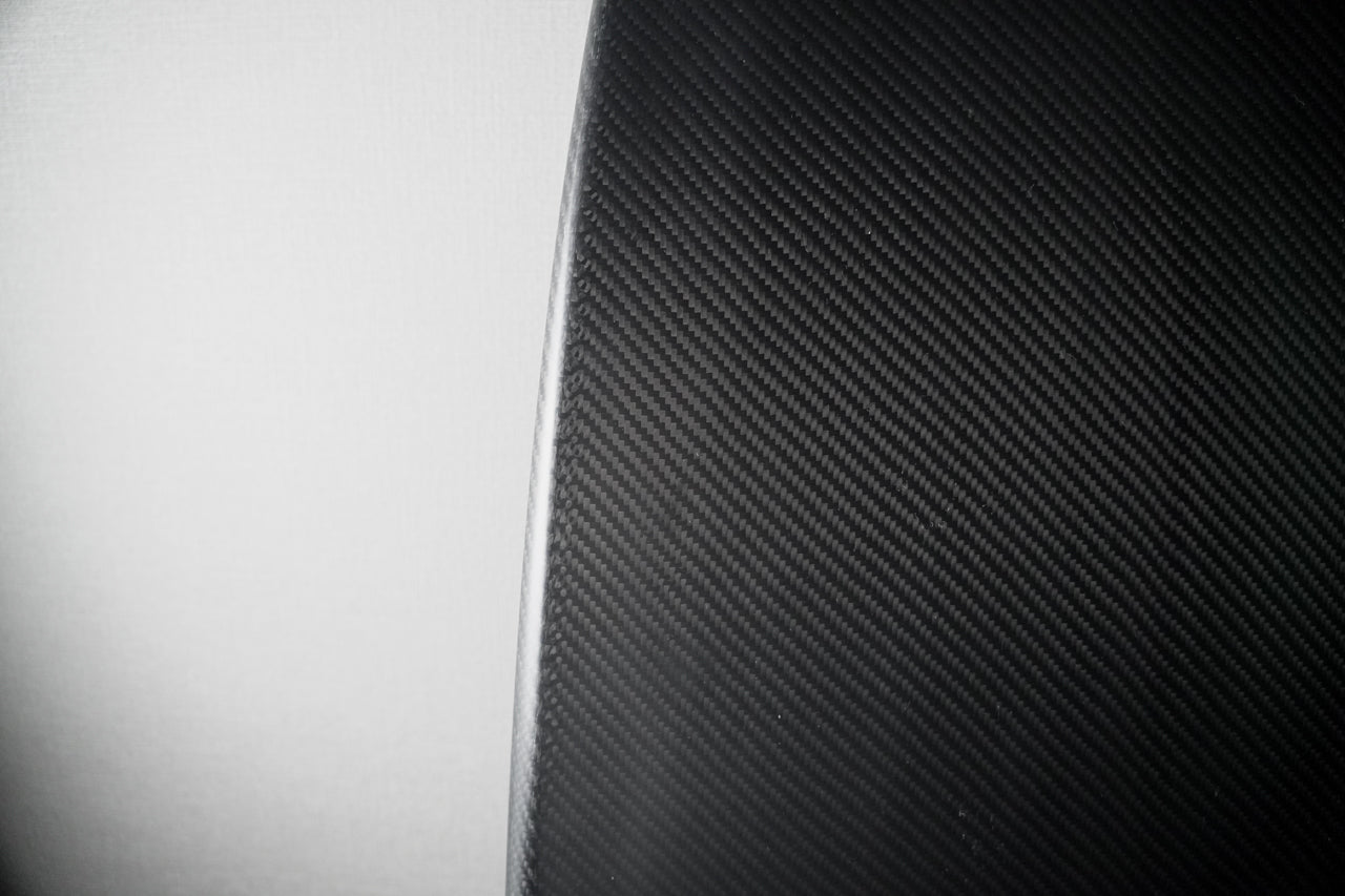 【保存版】カーボン サーフボードのメリットとデメリットを分かりやすく解説！