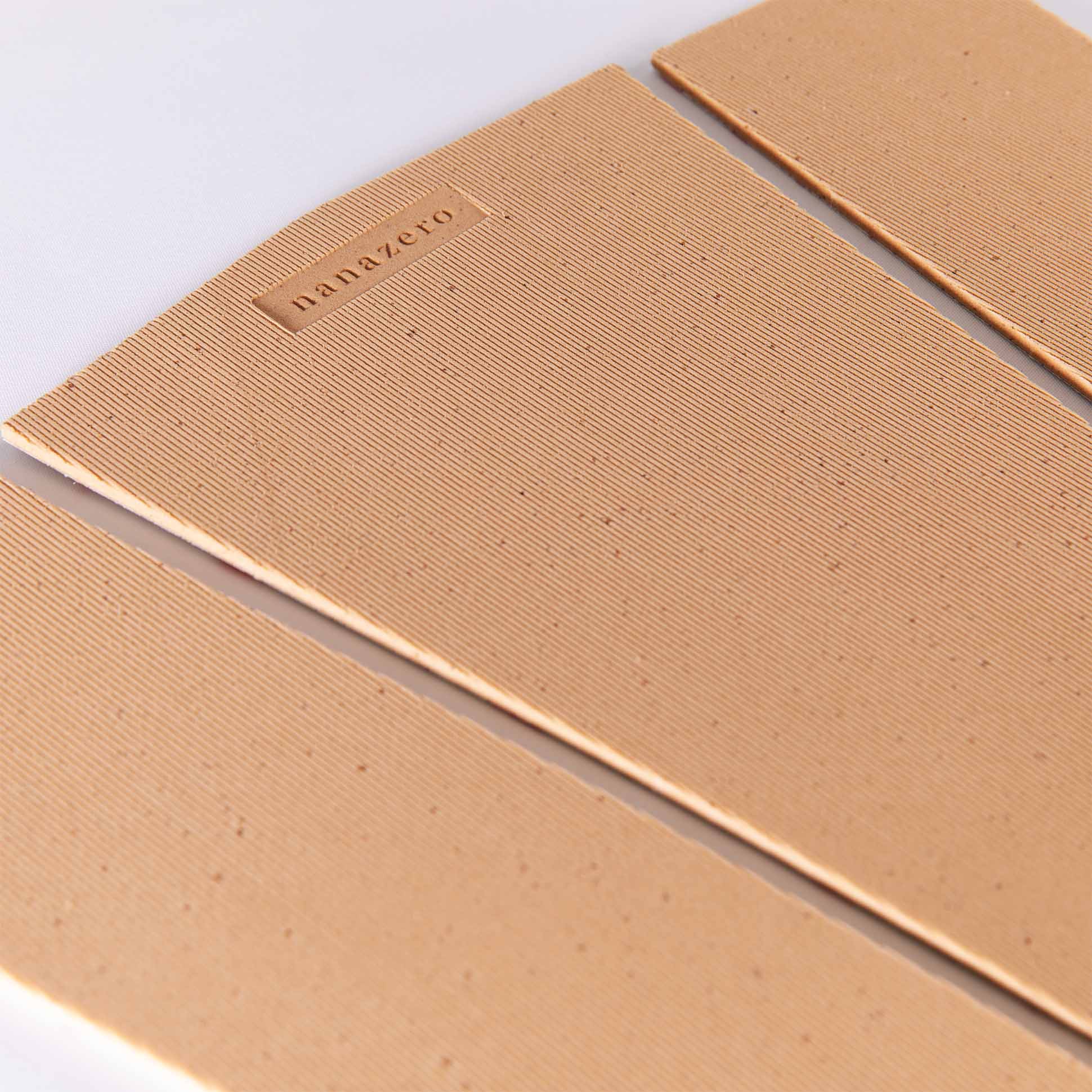 デッキパッドのメンテナンス方法：剥がし方・貼り直し・お手入れまで完全ガイド